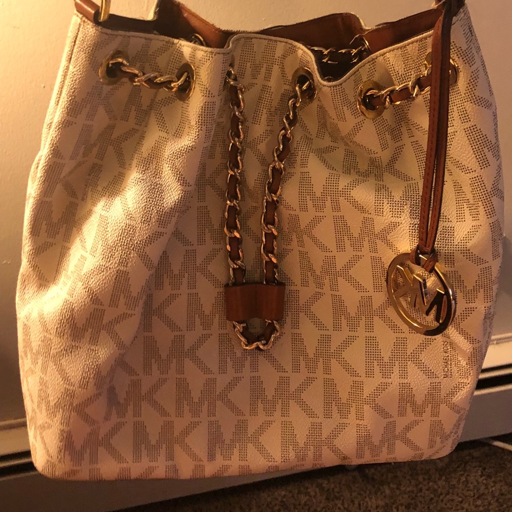 White mk shoulder bag